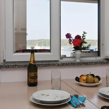 2 Bedroom Amazing Apartment In Pula Pula